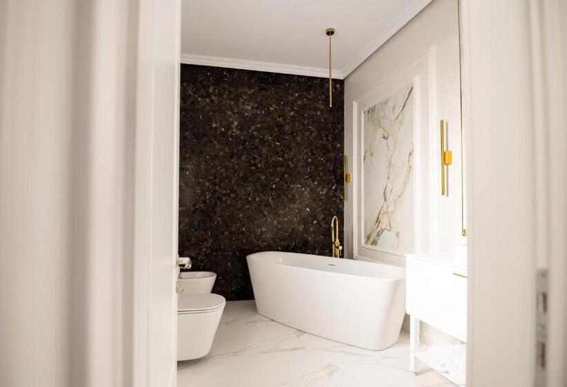 هتل The Penthouse