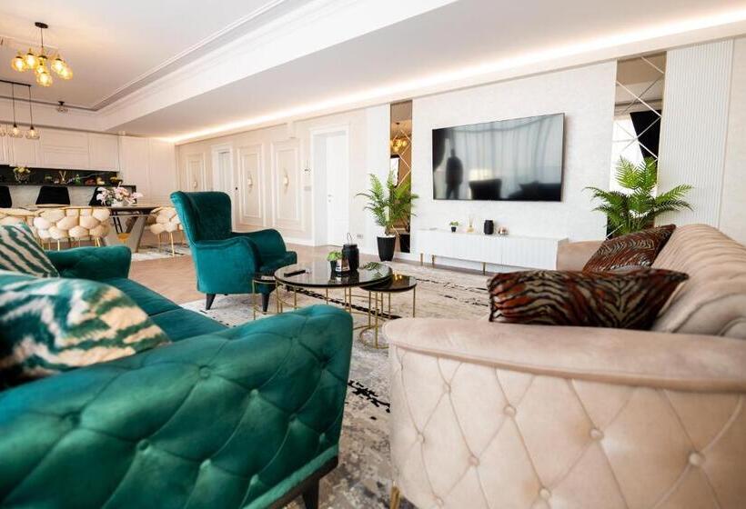 هتل The Penthouse