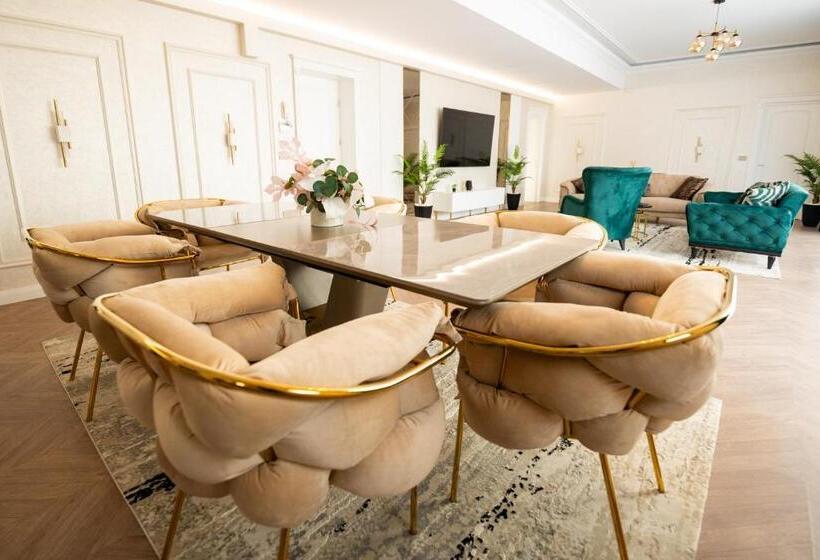 هتل The Penthouse