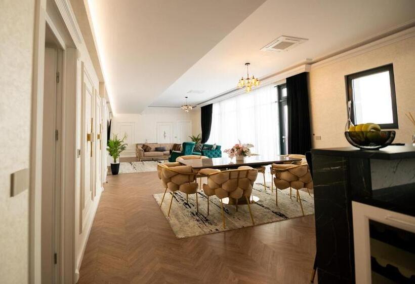 هتل The Penthouse