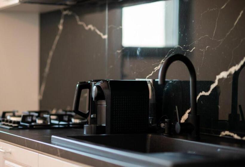 هتل The Penthouse