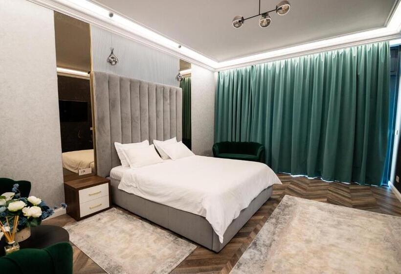 هتل The Penthouse