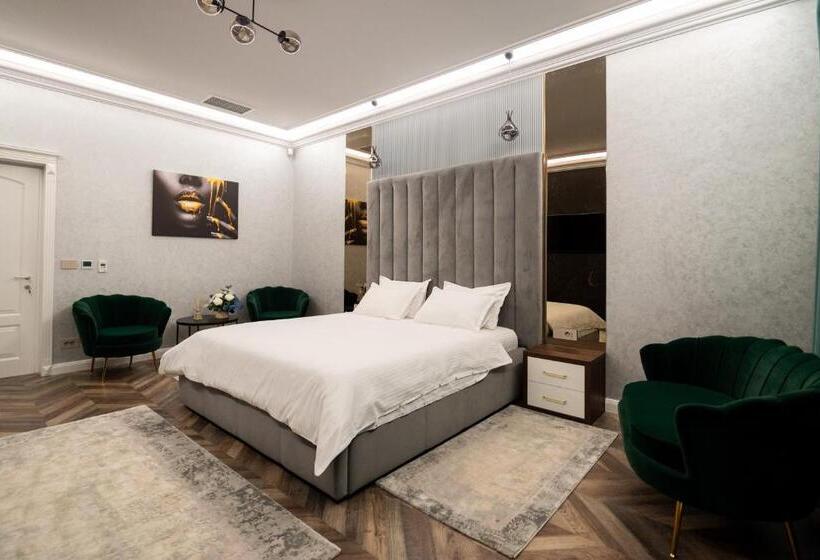 هتل The Penthouse