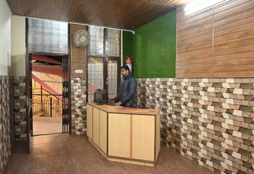 ペンション Eminence Resort & Gym