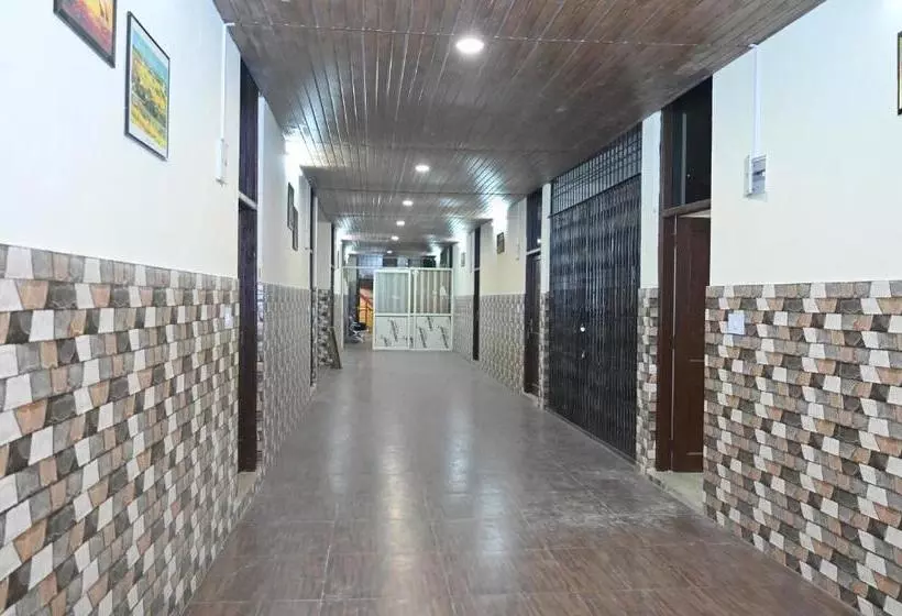 ペンション Eminence Resort & Gym