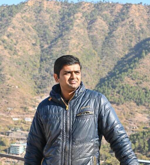 פנסיון Eminence Resort & Gym