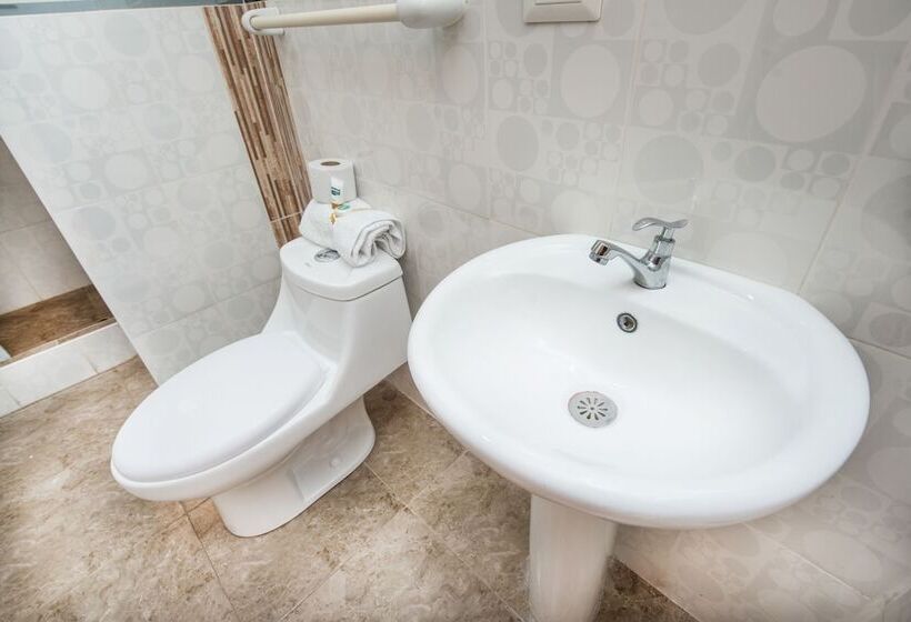 Qoripunku Villa Militar