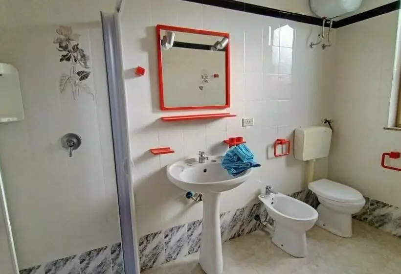 Aamiaismajoitus (B&B) Camera Guitga A Lampedusa