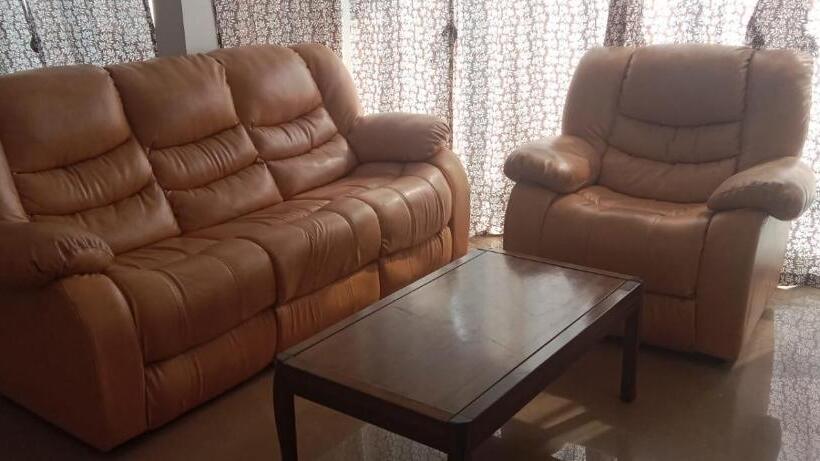 تختخواب و صبحانه P N A Apartments   Manpada