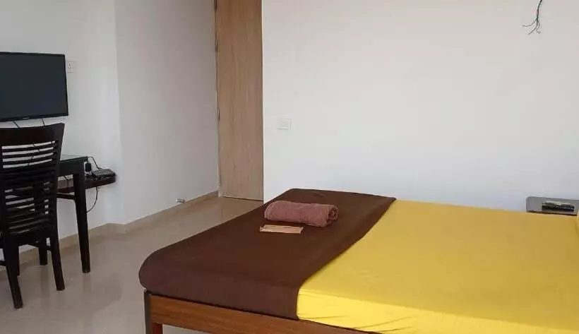 Aamiaismajoitus (B&B) P N A Apartments   Manpada