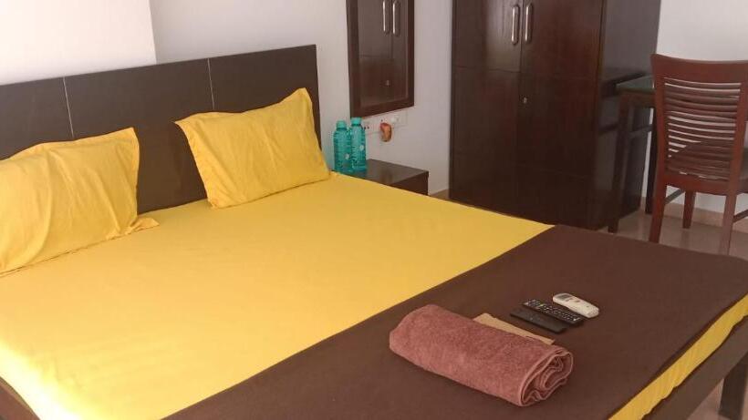 تختخواب و صبحانه P N A Apartments   Manpada