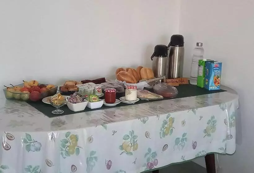 تختخواب و صبحانه Residencial Rosa Criola