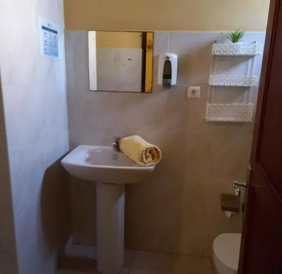 تختخواب و صبحانه Residencial Rosa Criola