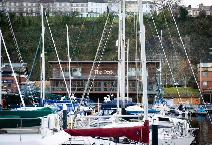 ホテル Rooms At Penarth Marina