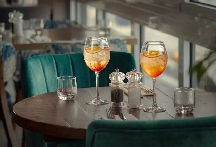 ホテル Rooms At Penarth Marina