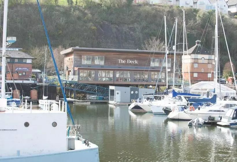 ホテル Rooms At Penarth Marina