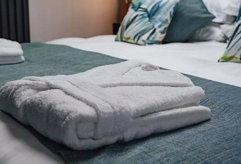 ホテル Rooms At Penarth Marina