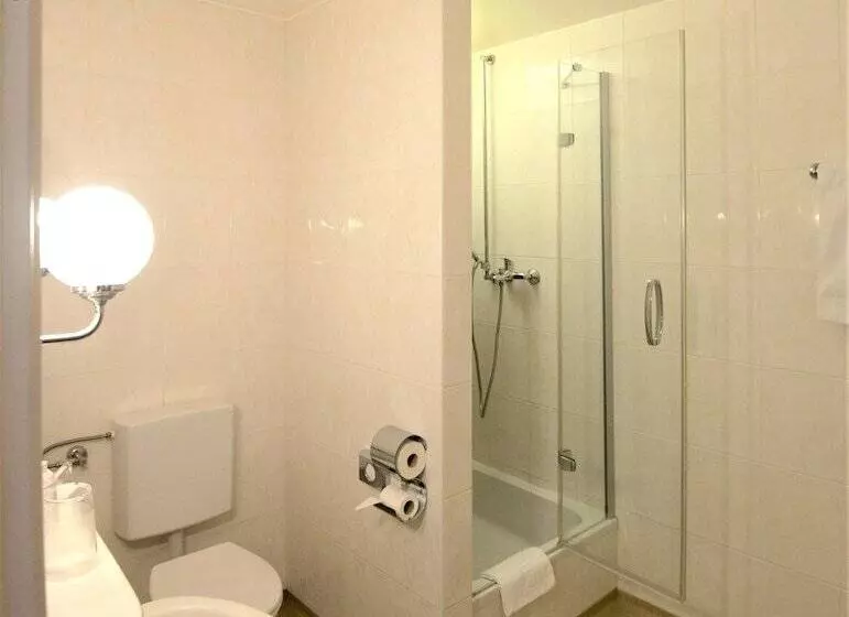 Hotelli Am Kochbrunnen