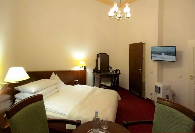 Hotelli Am Kochbrunnen