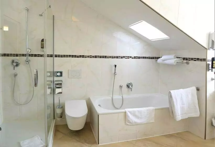 Hotelli Am Kochbrunnen