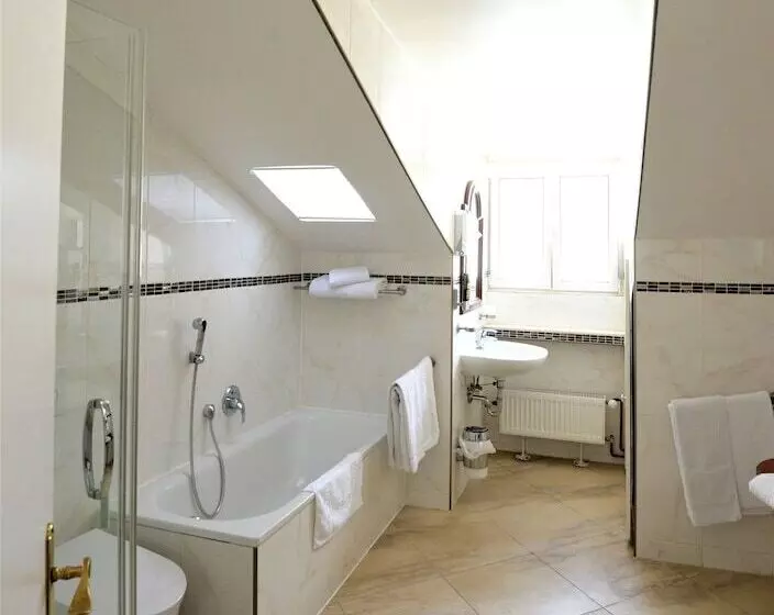 Hotelli Am Kochbrunnen