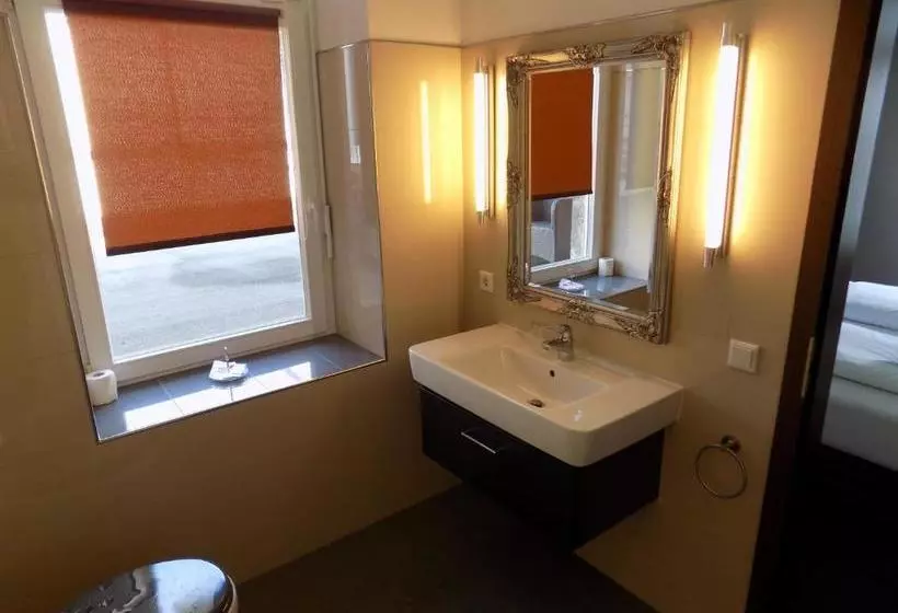 Hotelli Garni Eifeler Hof Mayen