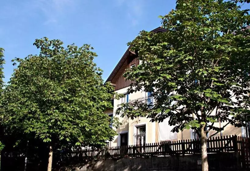 Hotelli Gasthaus Poelt