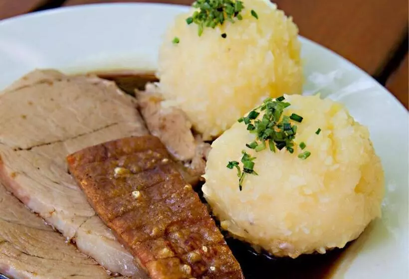 Hotelli Gasthaus Poelt