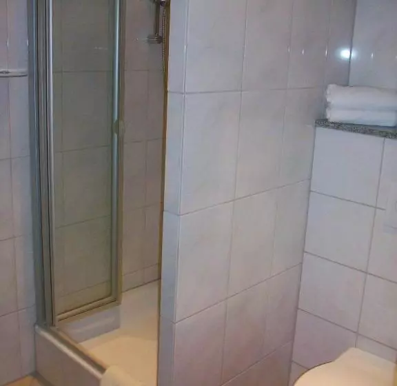 Hotelli Gasthaus Zum Engel