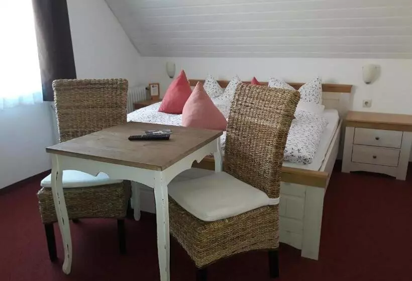 Hotelli Gasthaus Zum Engel