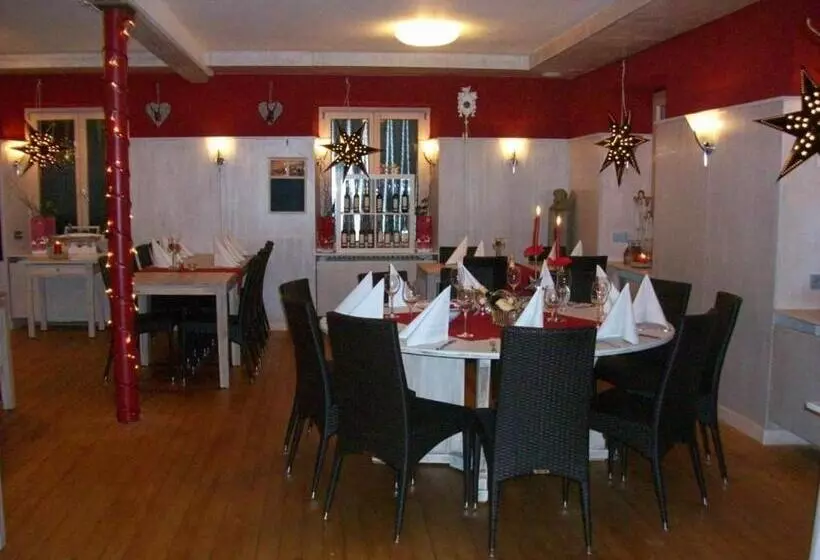 Hotelli Gasthaus Zum Engel