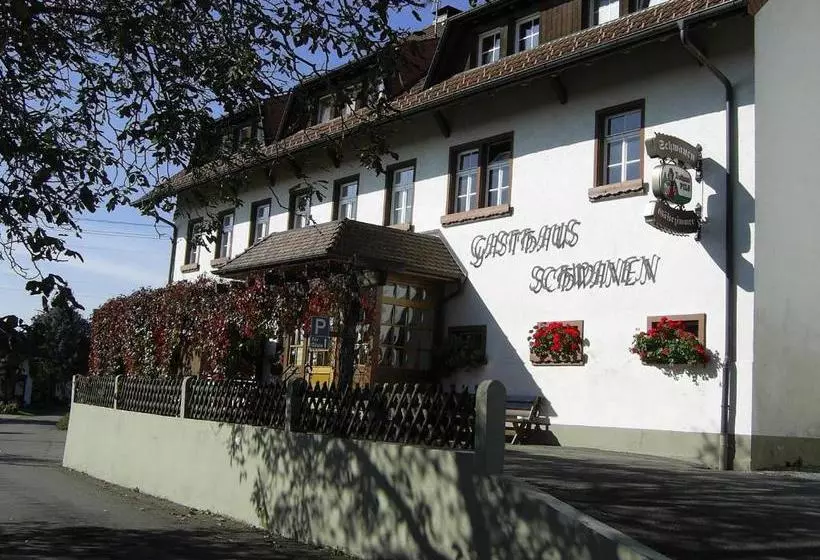 Hotelli Gasthaus Zum Schwanen