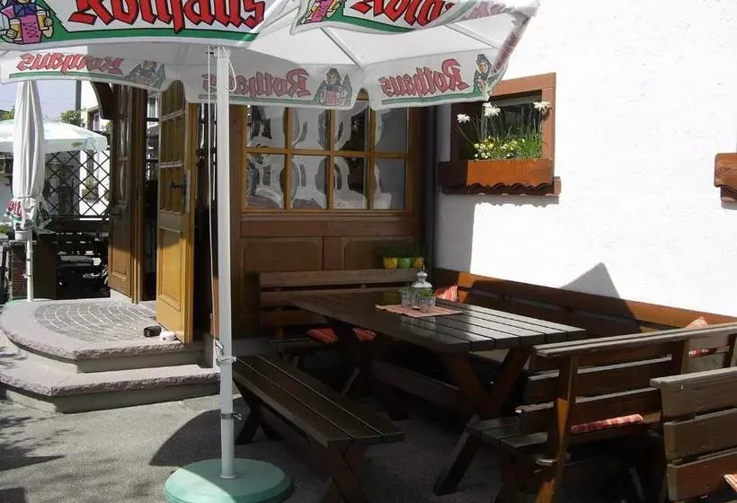 Hotelli Gasthaus Zum Schwanen