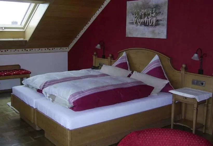 Hotelli Gasthaus Zum Schwanen