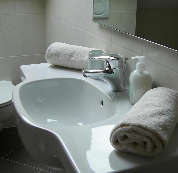 בית מלון כפרי Gasthaus Zum Schwanen