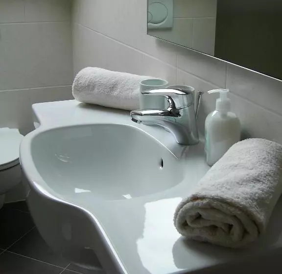 Hotelli Gasthaus Zum Schwanen