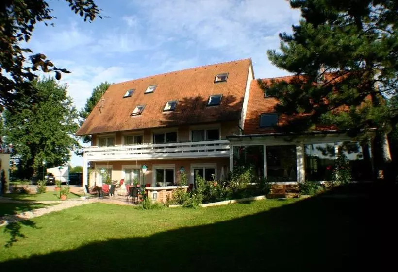 Hotelli La Provence Garni