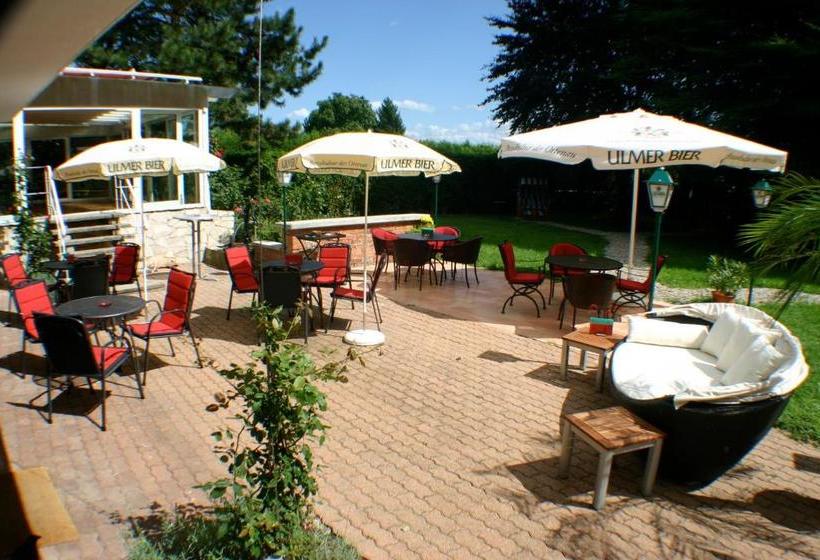 ホテル La Provence Garni