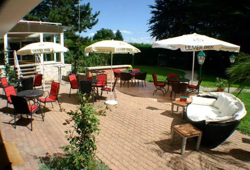 Hotelli La Provence Garni