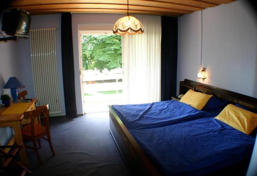 ホテル La Provence Garni