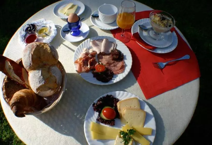 Hotelli La Provence Garni