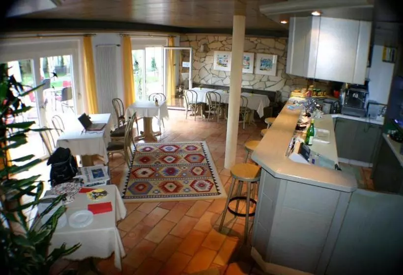 Hotelli La Provence Garni