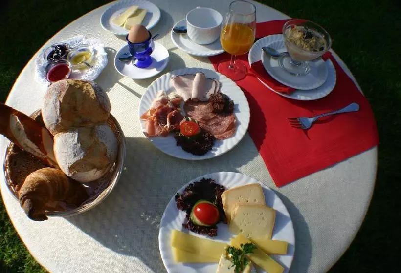 Hotelli La Provence Garni