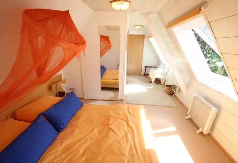 Hotelli La Provence Garni