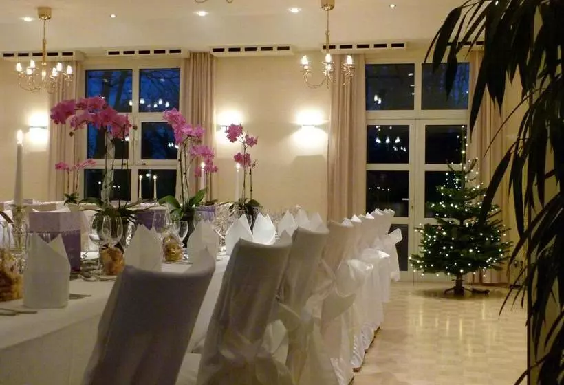 Hotelli Landgut Burg Gmbh