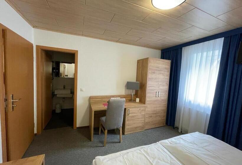 فندق Pension Am Brunnen