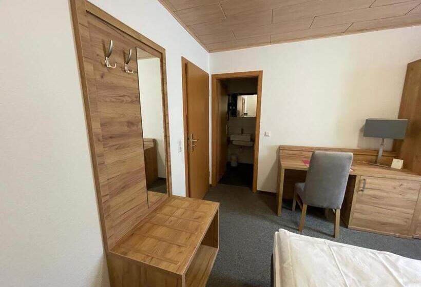 فندق Pension Am Brunnen