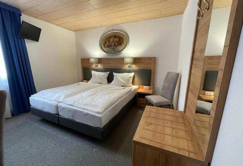 فندق Pension Am Brunnen