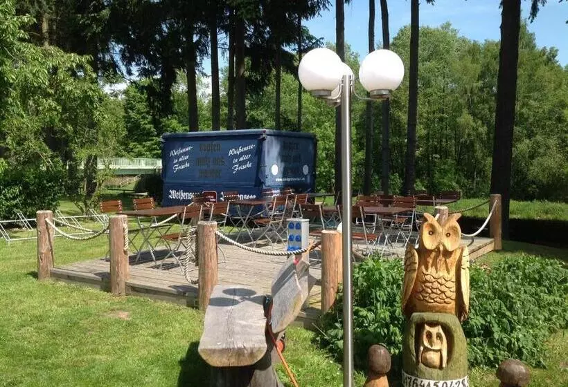 ホテル Pension Am Brunnen