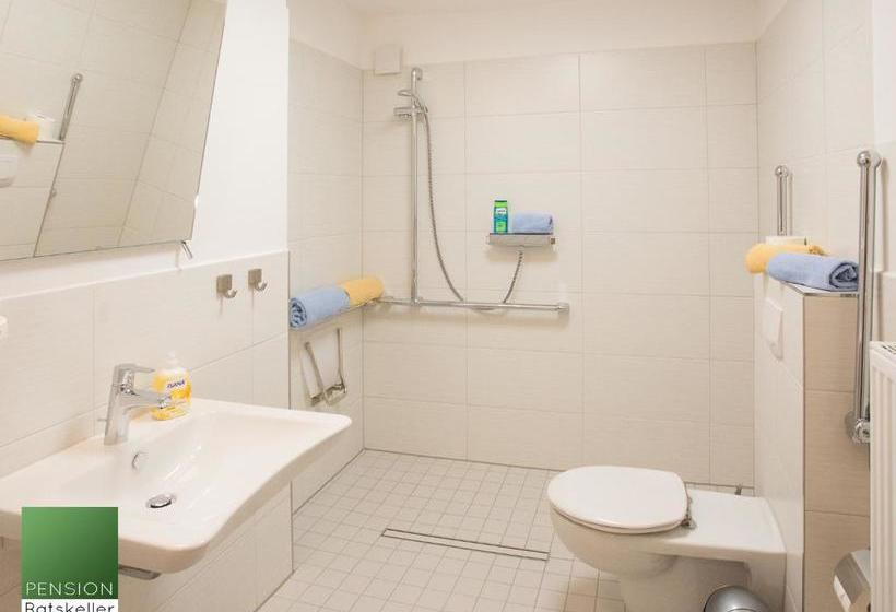 ホテル Pension Ratskeller